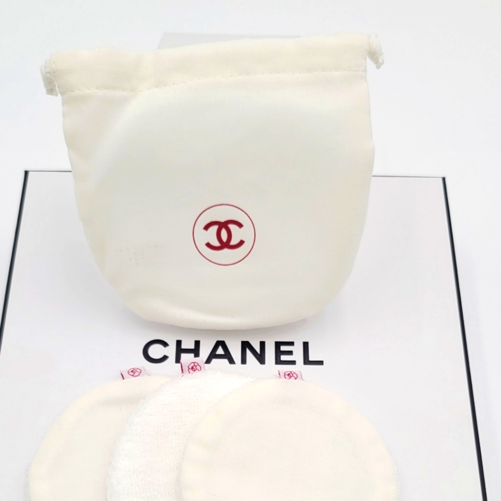 Chanel No1 washable cotton pads in pouch set of 3 Collectors Gift